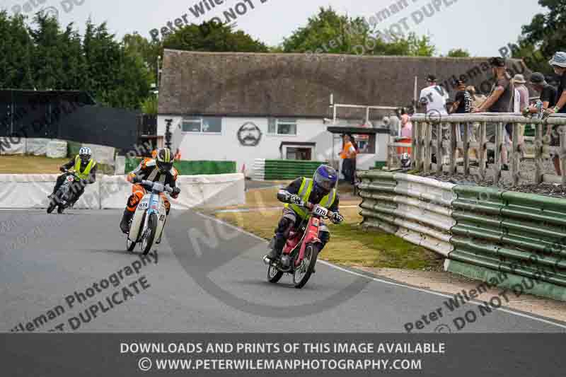 Vintage motorcycle club;eventdigitalimages;mallory park;mallory park trackday photographs;no limits trackdays;peter wileman photography;trackday digital images;trackday photos;vmcc festival 1000 bikes photographs